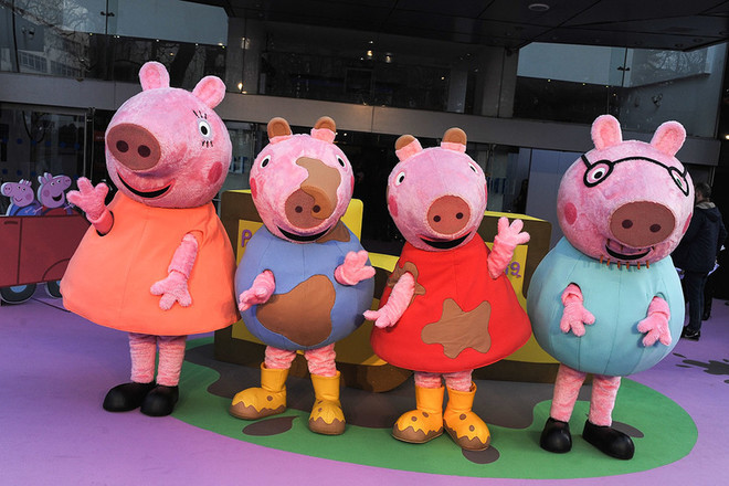 Владельцы прав на "Свинку Пеппу", "Фиксиков", а также "Лунтик" судятся с якутскими предпринимателями