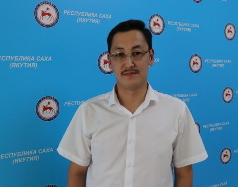 Джулустан Хон: «На защиту вахтового посёлка Накын вылетели 12 авиапожарных. Прямой угрозы населённому пункту нет»