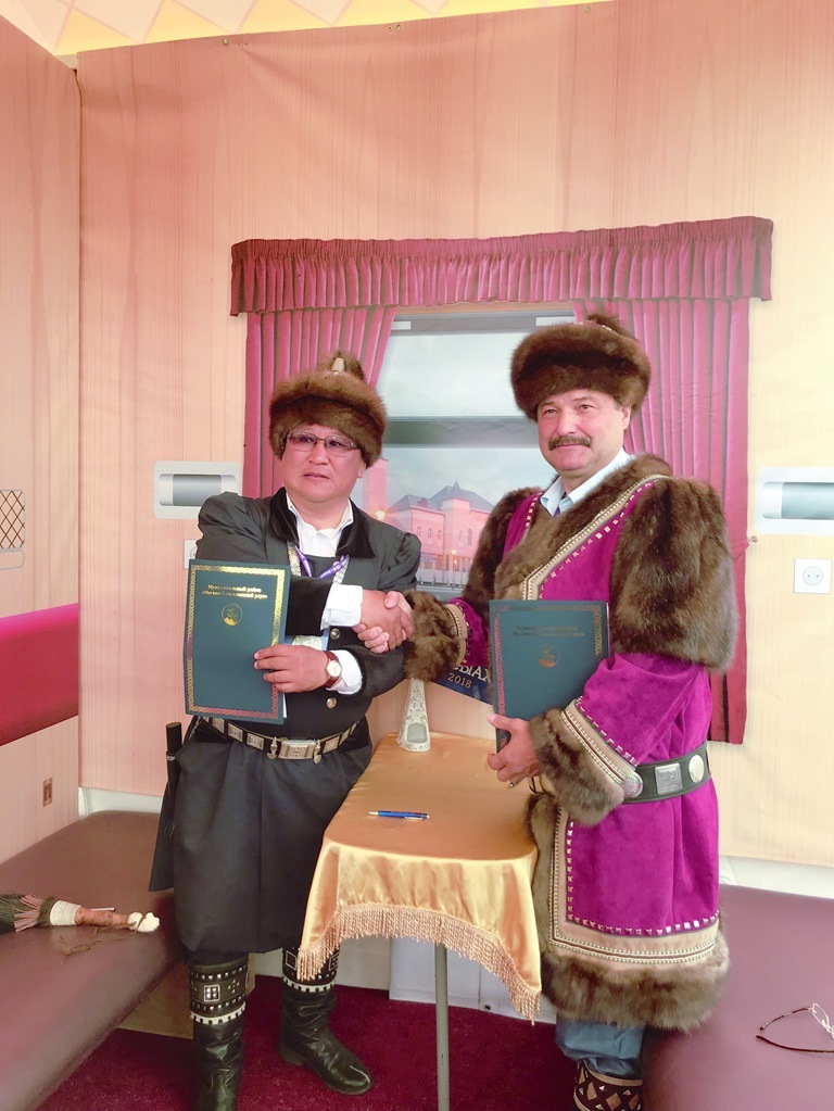 На Ысыахе Олонхо ЖДЯ и Мегино-Кангаласский район подписали соглашение о сотрудничестве