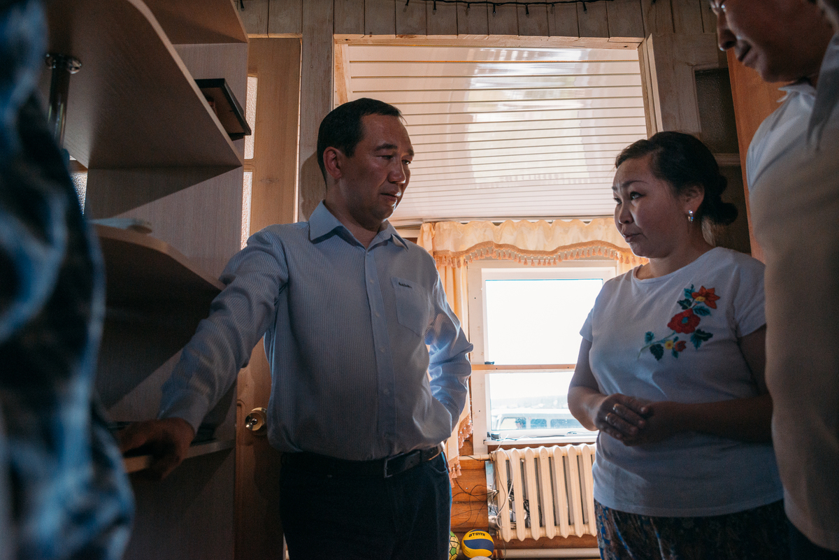 Итоги поездки Айсена Николаева в Амгинский район:  на какие выплаты могут рассчитывать пострадавшие