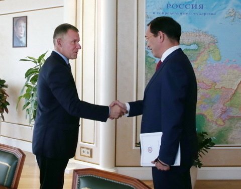 Айсен Николаев и Евгений Зиничев обсудили меры по ликвидации лесных пожаров и последствий паводка