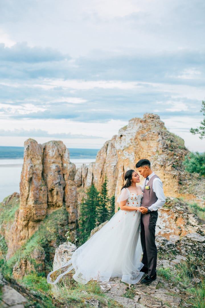 В Якутии состоялась первая свадьба на Ленских столбах