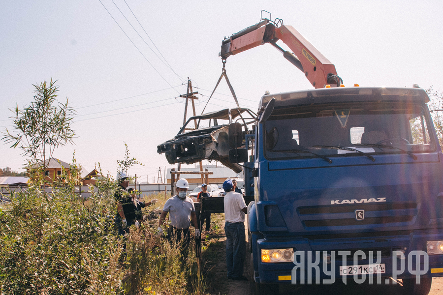 «Вызов-кузов!»: более 50 бесхозных автомобилей вывезено с территории Сайсар