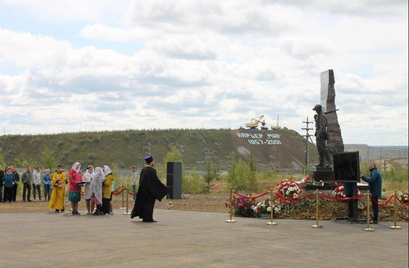 В Мирном прошли памятные мероприятия в рамках годовщины аварии на руднике «Мир»