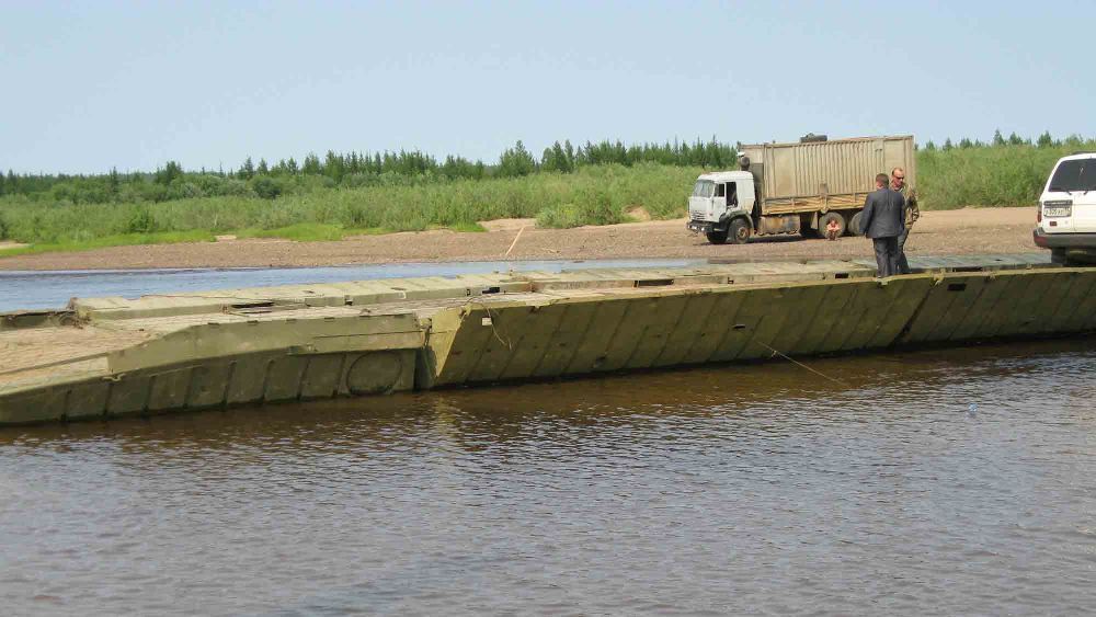 На переправе через реку Малая Ботуобия открыто движение для грузового автотранспорта