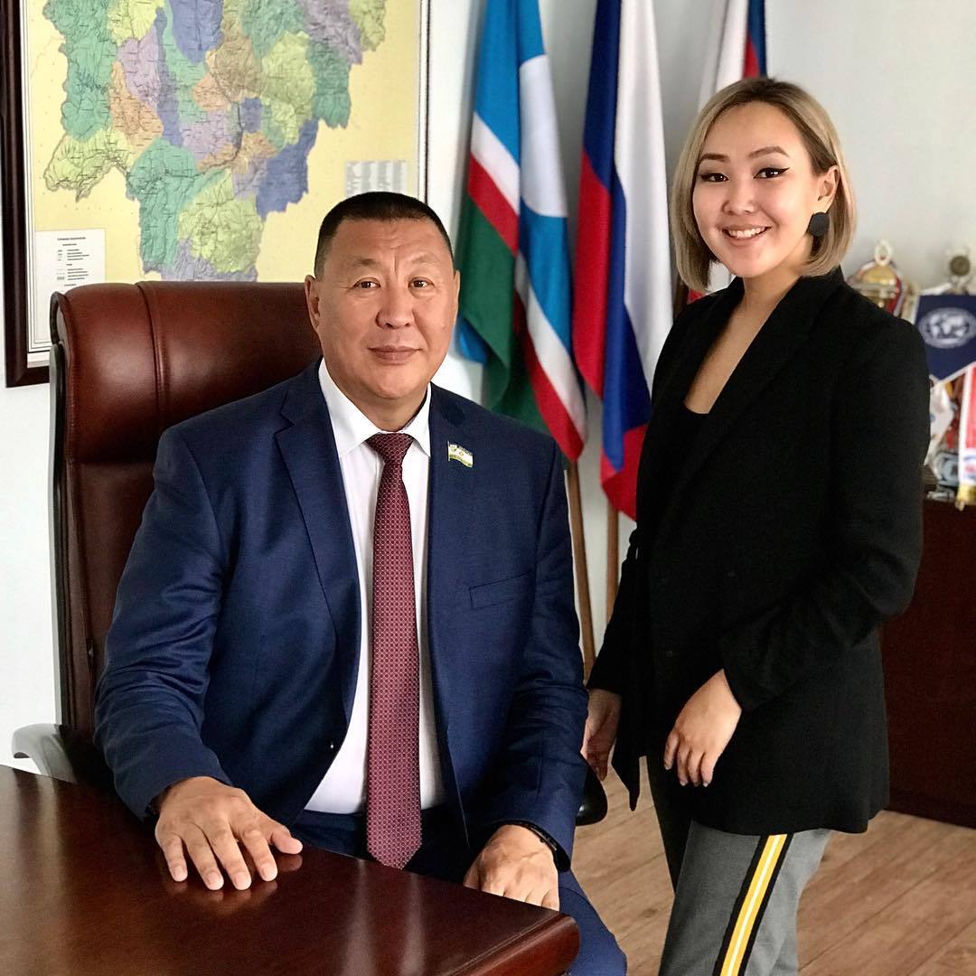 Александр Саввинов признался, кто ведет его Instagram