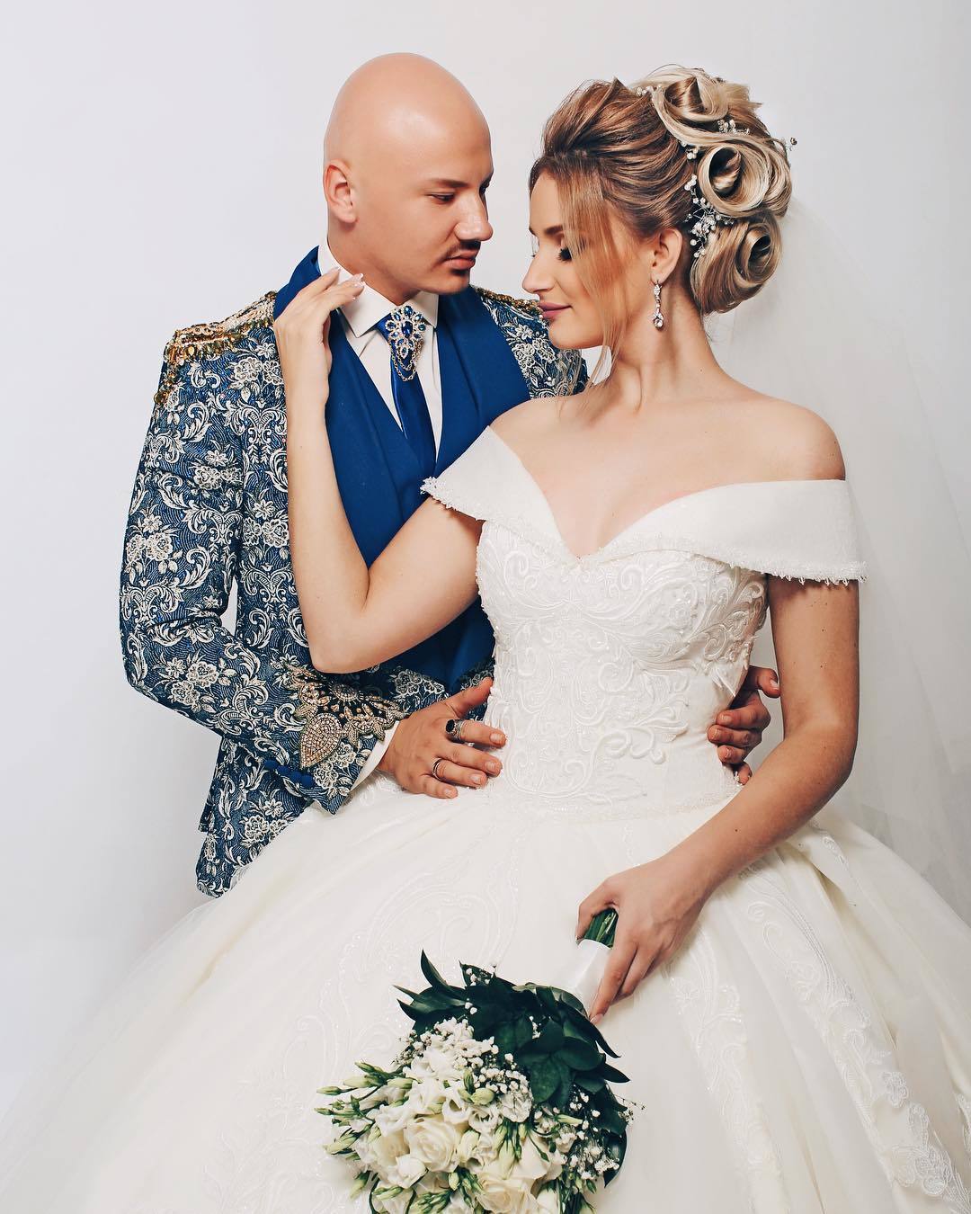 Фотофакт: Парикмахер Николай Исак женился