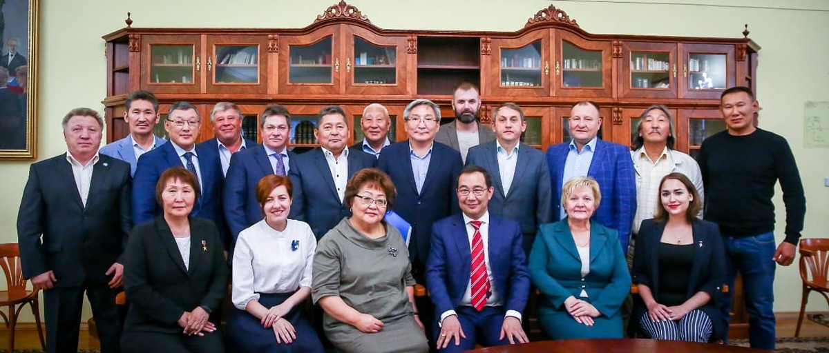 Айсен Николаев встретился с доверенными лицами