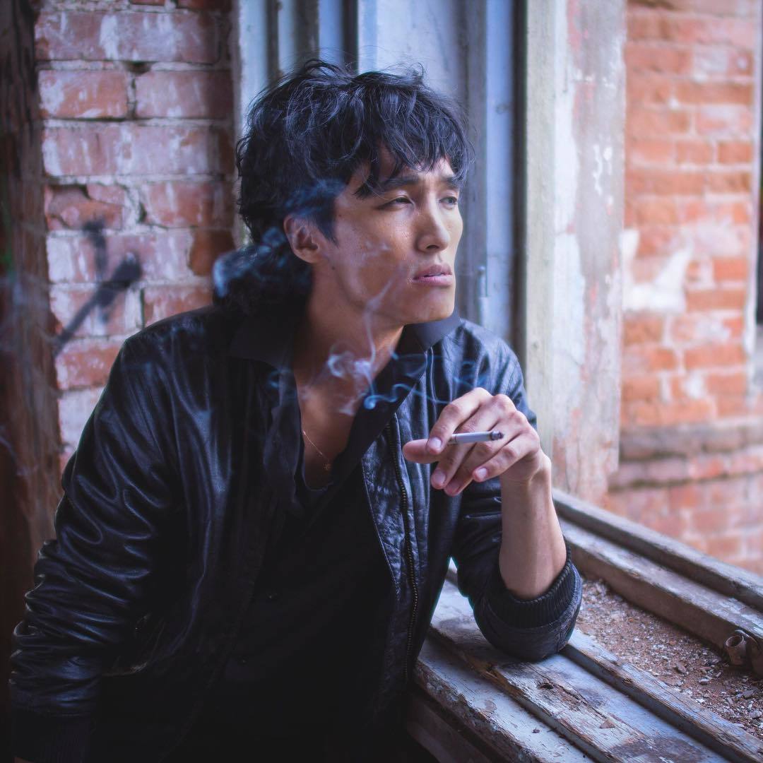 Фотофакт: Якутский актер в образе Виктора Цоя