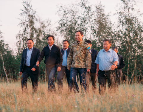 Айсен Николаев посетил родной алаас Платона Ойунского