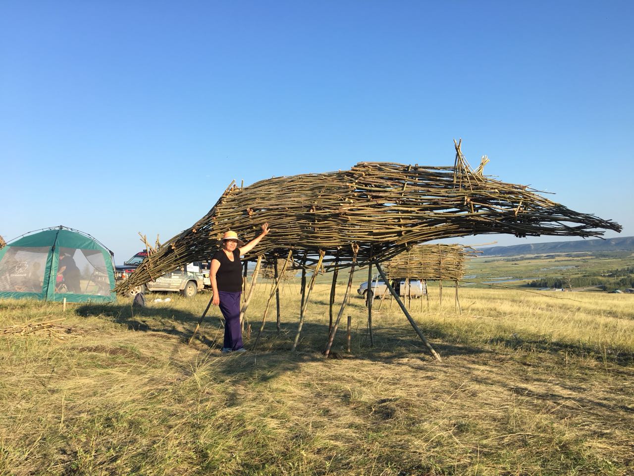 Участница "Битвы блогеров" рассказала, как сплести своего мифического коня