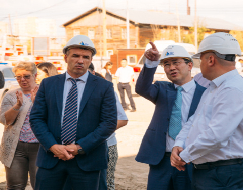 Айсен Николаев: «Вместе с руководством Якутска будем решать проблему переполненных школ»