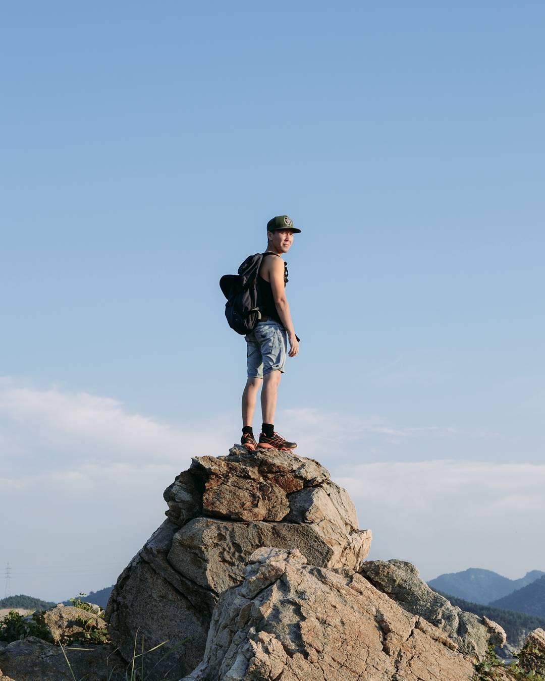 Якутянин Дикий Жорик совершил опасное сальто на вершине скалы