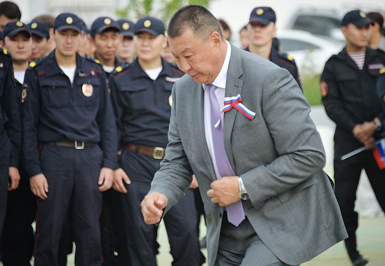 "Коммерсант" о выборах мэра Якутска. Кандидат второго плана