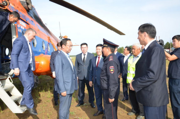 Айсен Николаев дал ряд поручений по итогам облета загрязненных рек