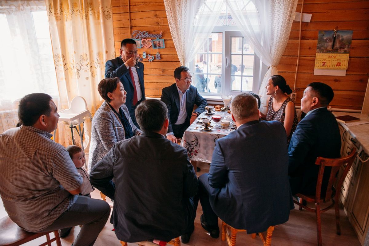 Айсен Николаев посетил Нюрбинский улус