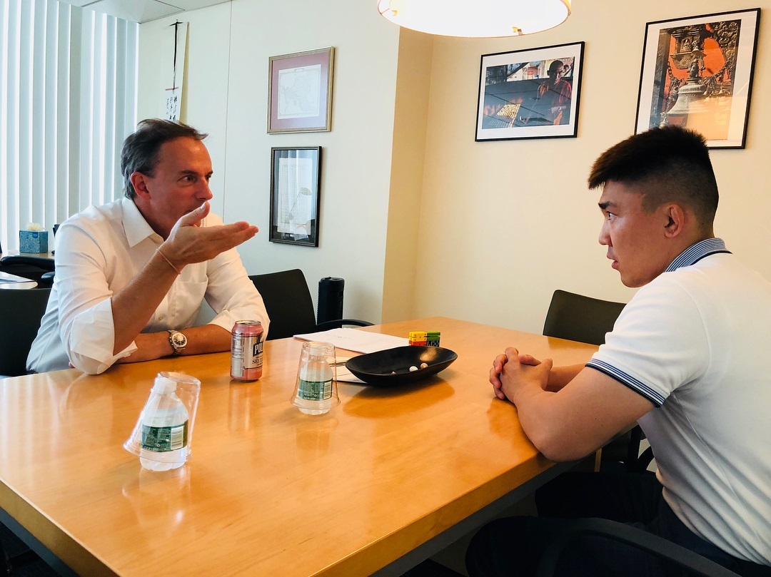 Антон Сафронов рассказал вице-президенту Гарварда о Якутии