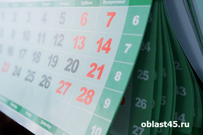 Законы августа станут важны для водителей, пенсионеров и туристов