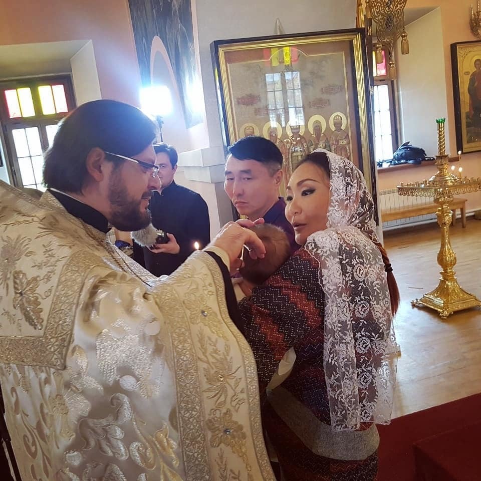 Звезда якутской эстрады крестила ребенка
