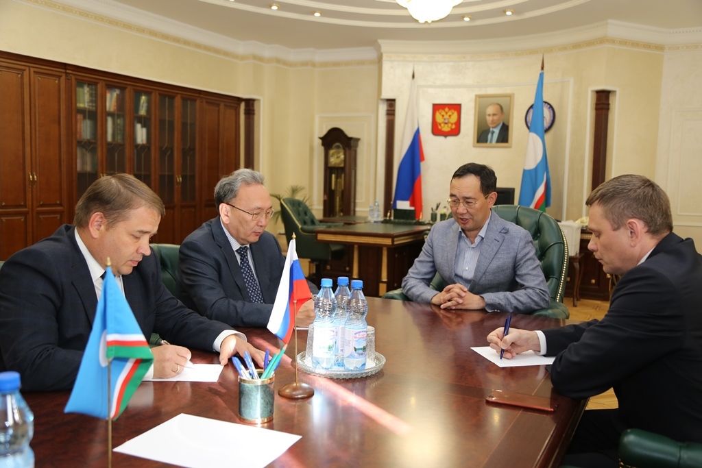 Айсен Николаев поставил новые задачи перед постпредством