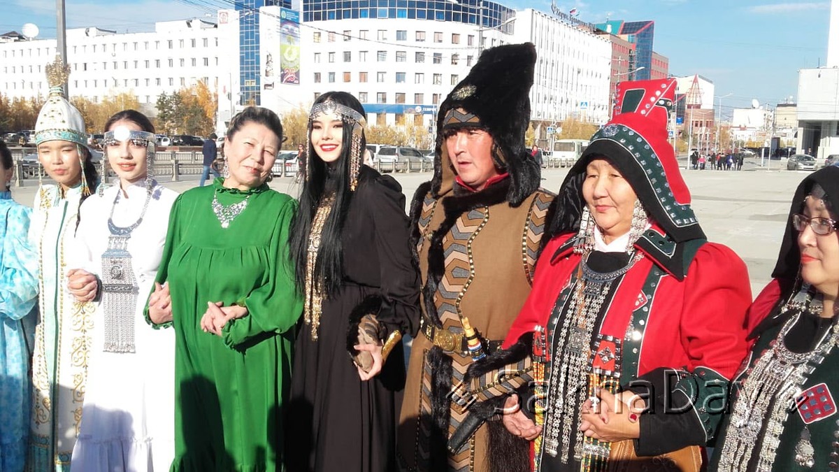Фотофакт: Якутяне откликнулись на призыв Натальи Строевой поучаствовать в съемках ролика для конкурса "Мисс Мира"