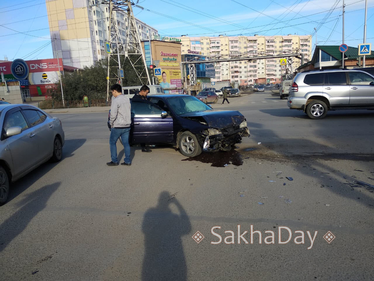Фотофакт: Утреннее ДТП в Якутске