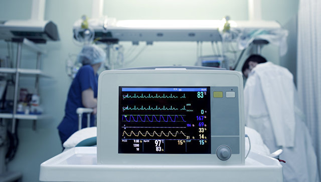 Пилот разбившегося вертолета в Якутии бегал, чтобы выжить, сообщили врачи (видео)