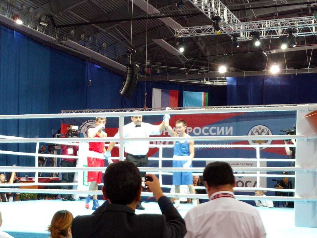 Еще одна победа якутского боксера Василия Егорова на чемпионате России в Якутске (видео)