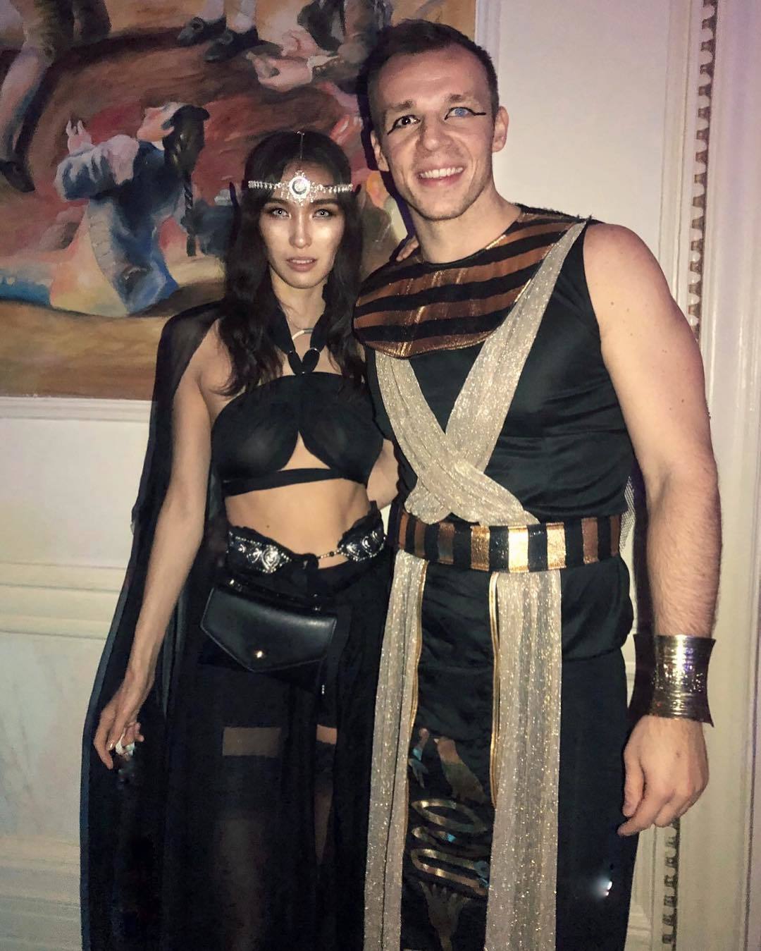 "С моим фараоном", -  якутская модель Полина Протодьяконова опубликовала фото с Хэллоуина