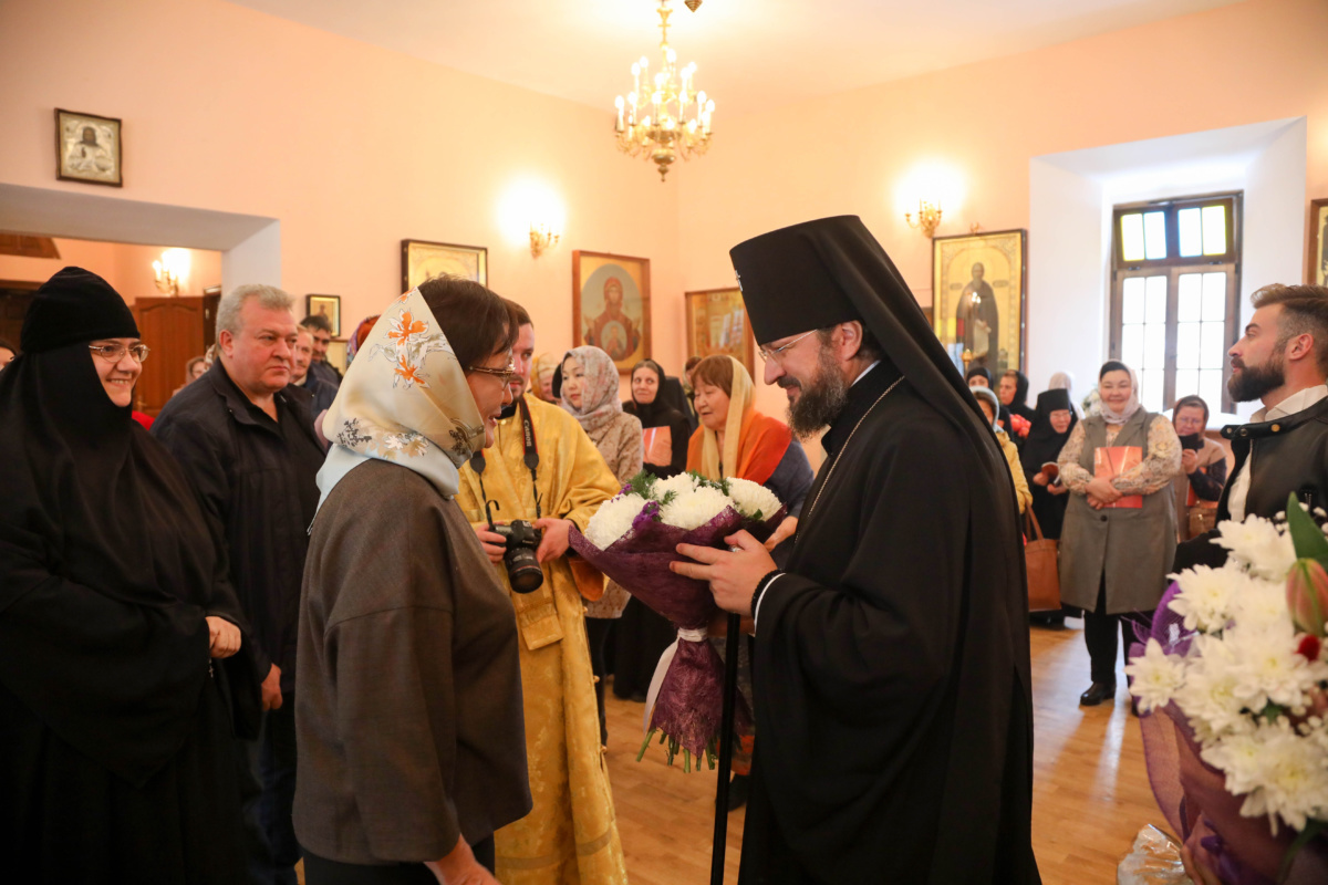 Глава Якутска поздравила архиепископа Романа с юбилеем
