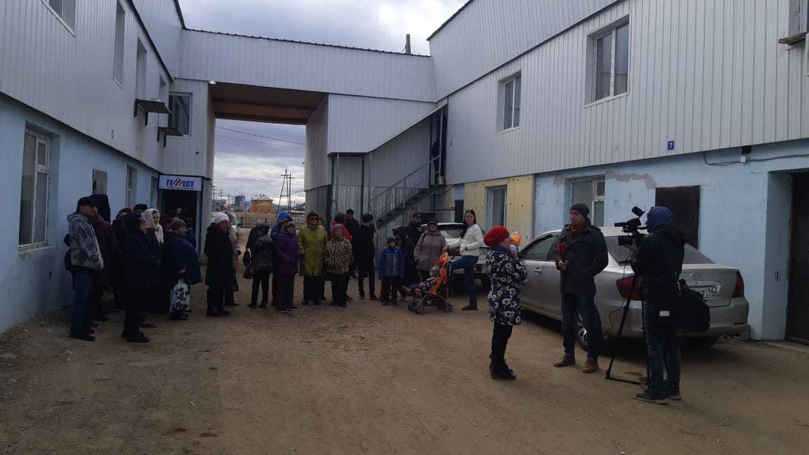 Замерзающим от холода жителям домов в Якутске дали тепло частично