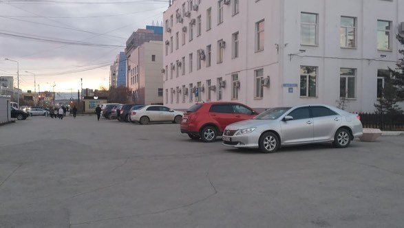 В Якутске шлагбаумы у Дома правительства-2 будут демонтированы