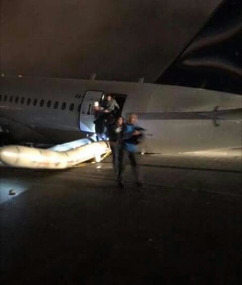 Аэропорт «Якутск» открыт на вылет после инцидента с самолётом, выехавшим за пределы взлётно-посадочной полосы