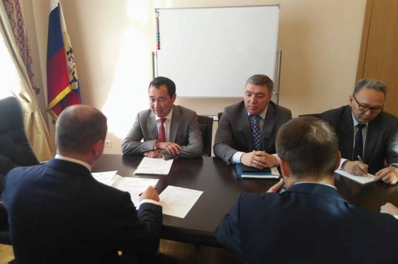 Айсен Николаев обсудил с главой Рослесхоза Иваном Валентиком вопросы защиты лесного фонда Якутии