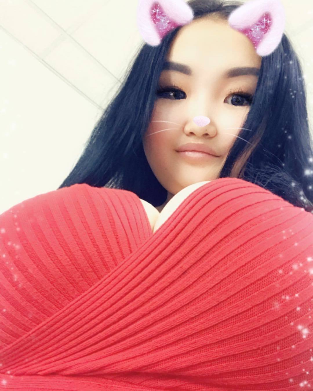 Энжи заявила, что хочет уехать в Америку