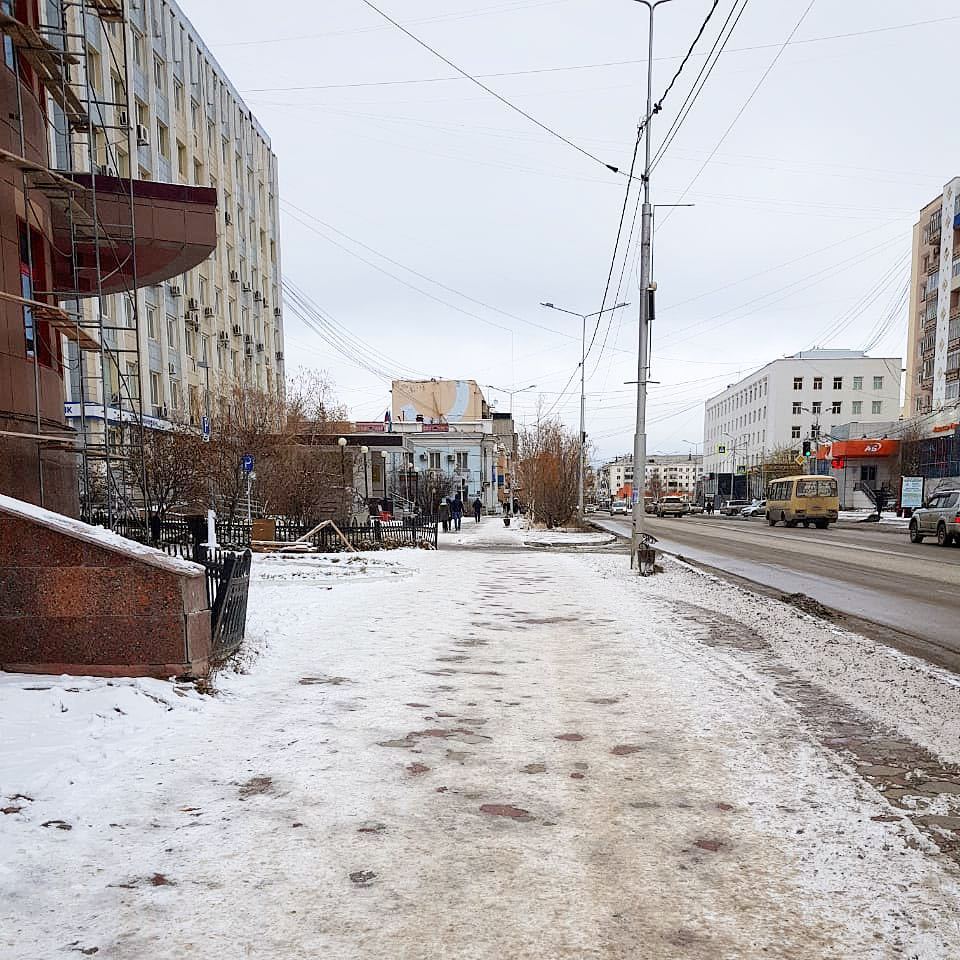 "Сама сегодня скользила по проспекту", - мэр Якутска признала, что "Якутдорстрой" не справляется со своими обязанностями