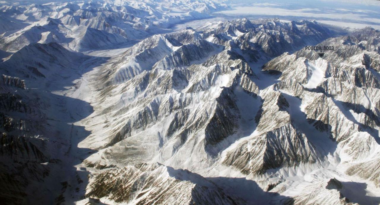 Спасатели возобновили поиски пилота вертолета, совершившего жесткую посадку в Якутии