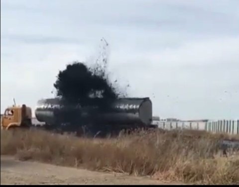 Минэкологии Якутии проводит проверку по разливу нефтепродуктов из автоцистерны