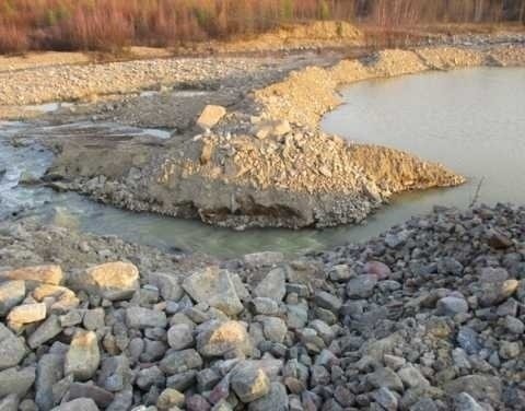 У компании, добывающей золото в Якутии, приостановлена лицензия