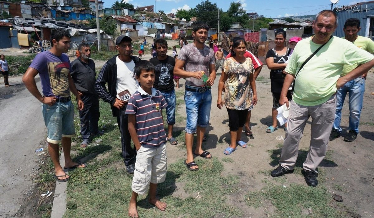 Путин призвал аккуратно решать проблему цыганского криминала