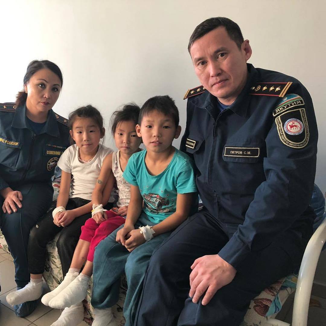 В Якутии 10-летний мальчик вытащил четверых детей из огня