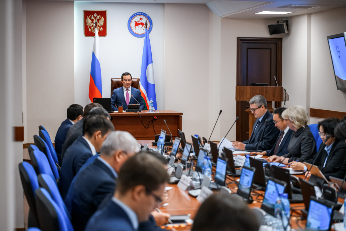 Айсен Николаев поставил задачу качественно и серьезно подойти к реализации национальных проектов в Якутии