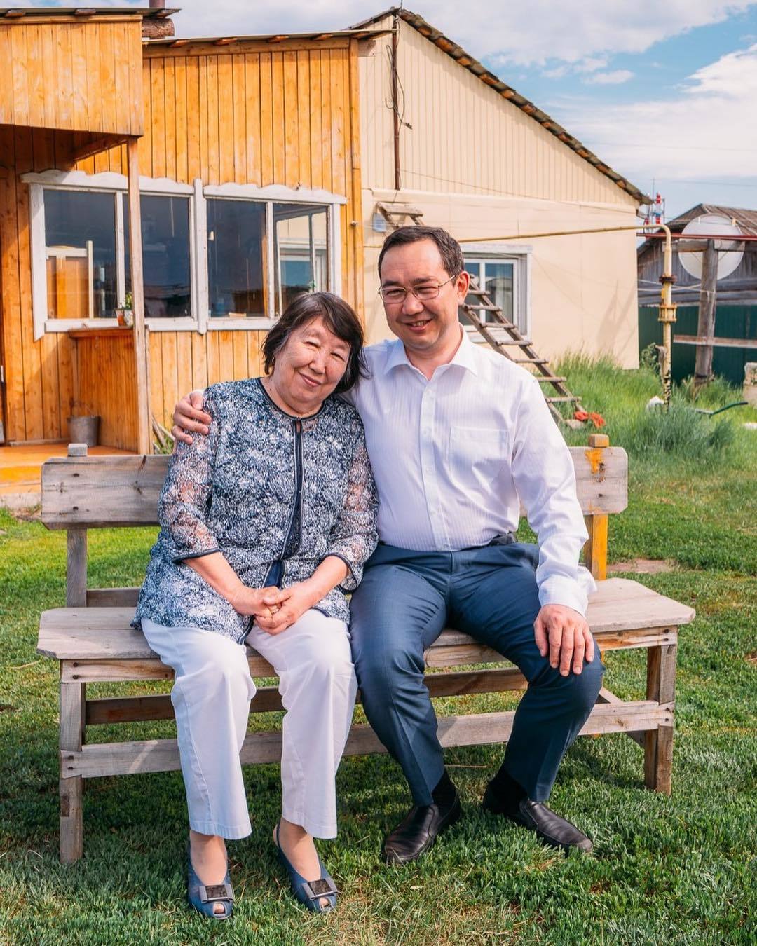 "Все, чего я добился в жизни - благодаря тебе, мама", - Айсен Николаев