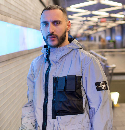 У рэпера L’One угнали автомобиль на заправке