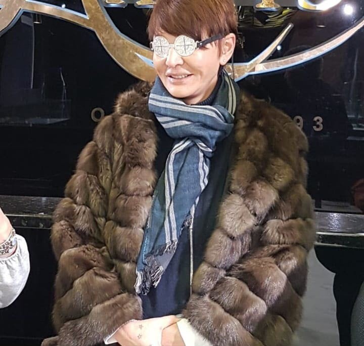 Фотофакт: В Якутии Ирине Хакамаде подарили снеговые очки