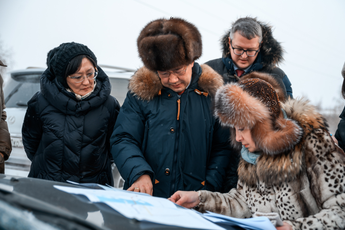 Айсен Николаев провел совещание по строительству Ленского  моста