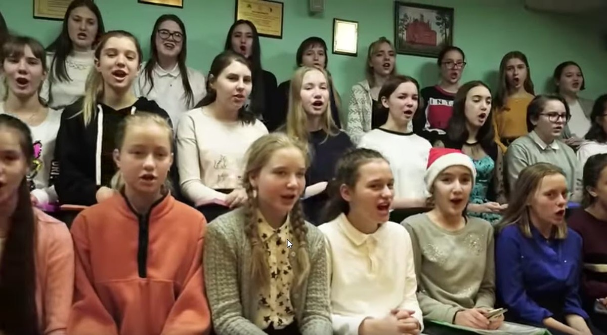Видео: Жители Нерюнгри спели новогоднюю песню