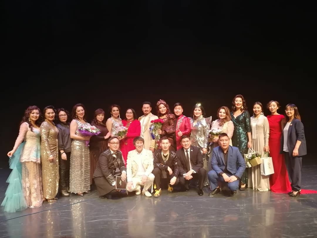 46117276_2099315850368325_7418138814956175360_n