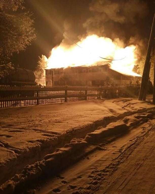 Пожар в клубе якутского села начался за полчаса до новогоднего концерта