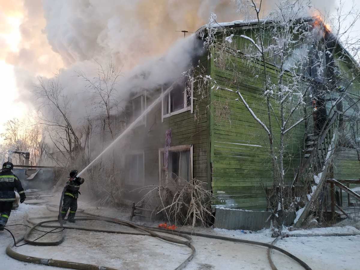 Сгоревший дом пойдет под снос, пострадавшим начнут выплачивать материальную помощь